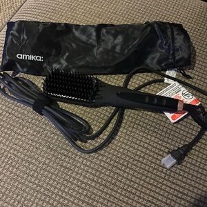 Amika Black Hair Tool with Case